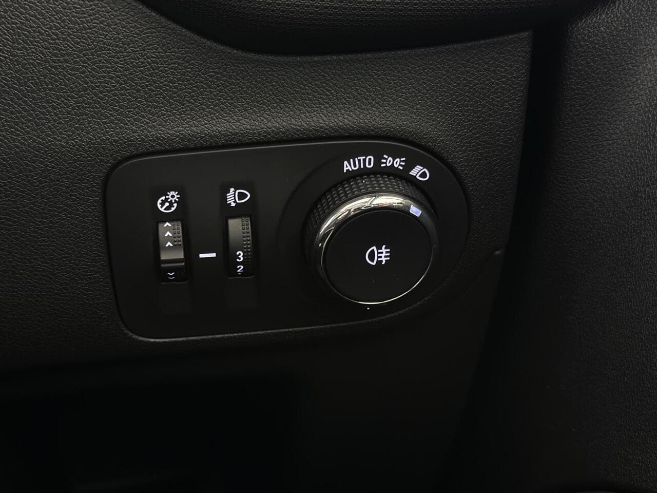Vauxhall Crossland thumbnail Misc Controls