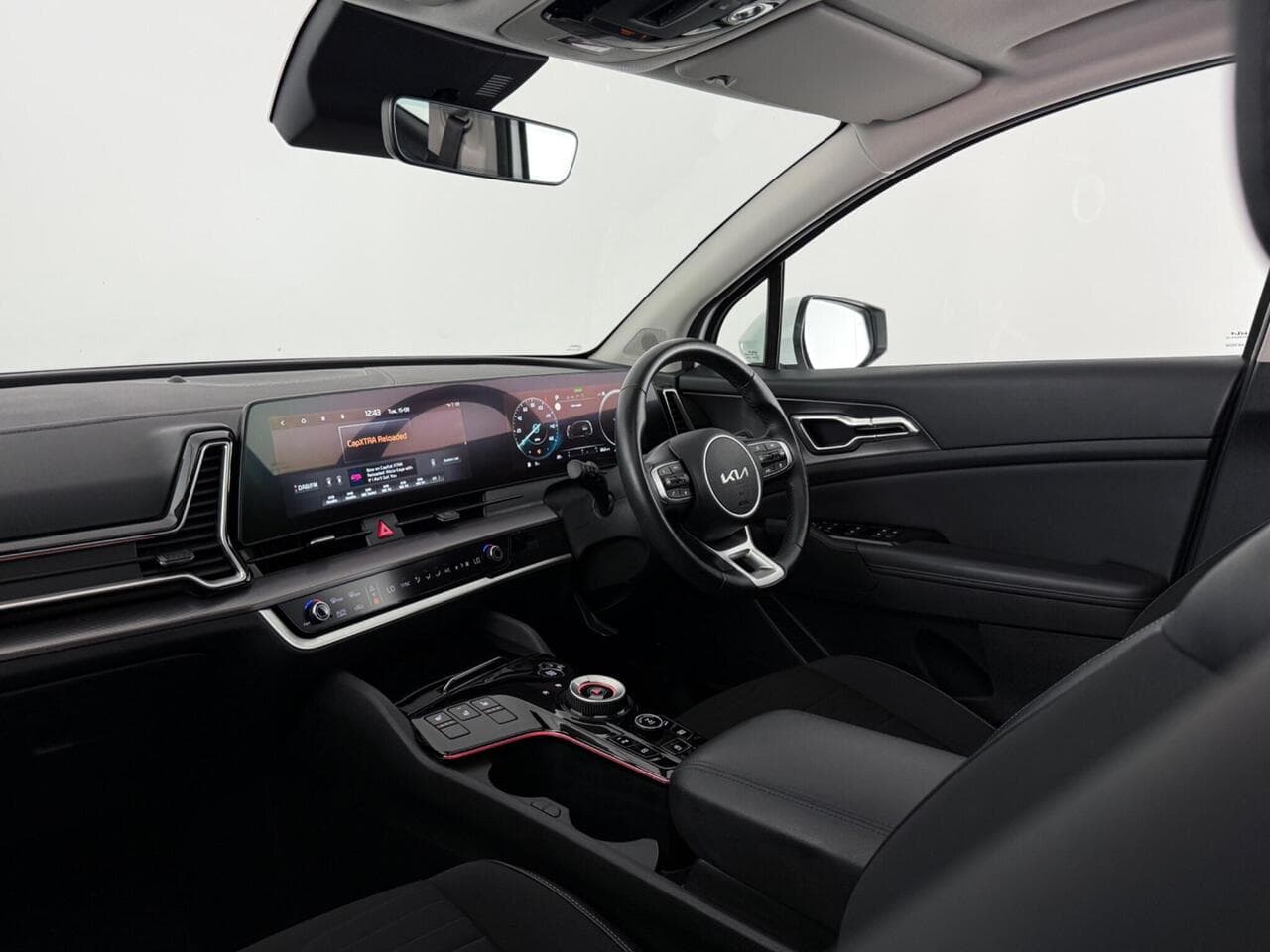 Kia Sportage thumbnail Interior Front