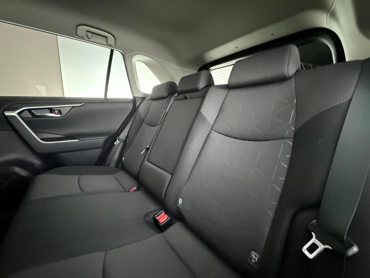 Toyota RAV4 thumbnail Seats Rear