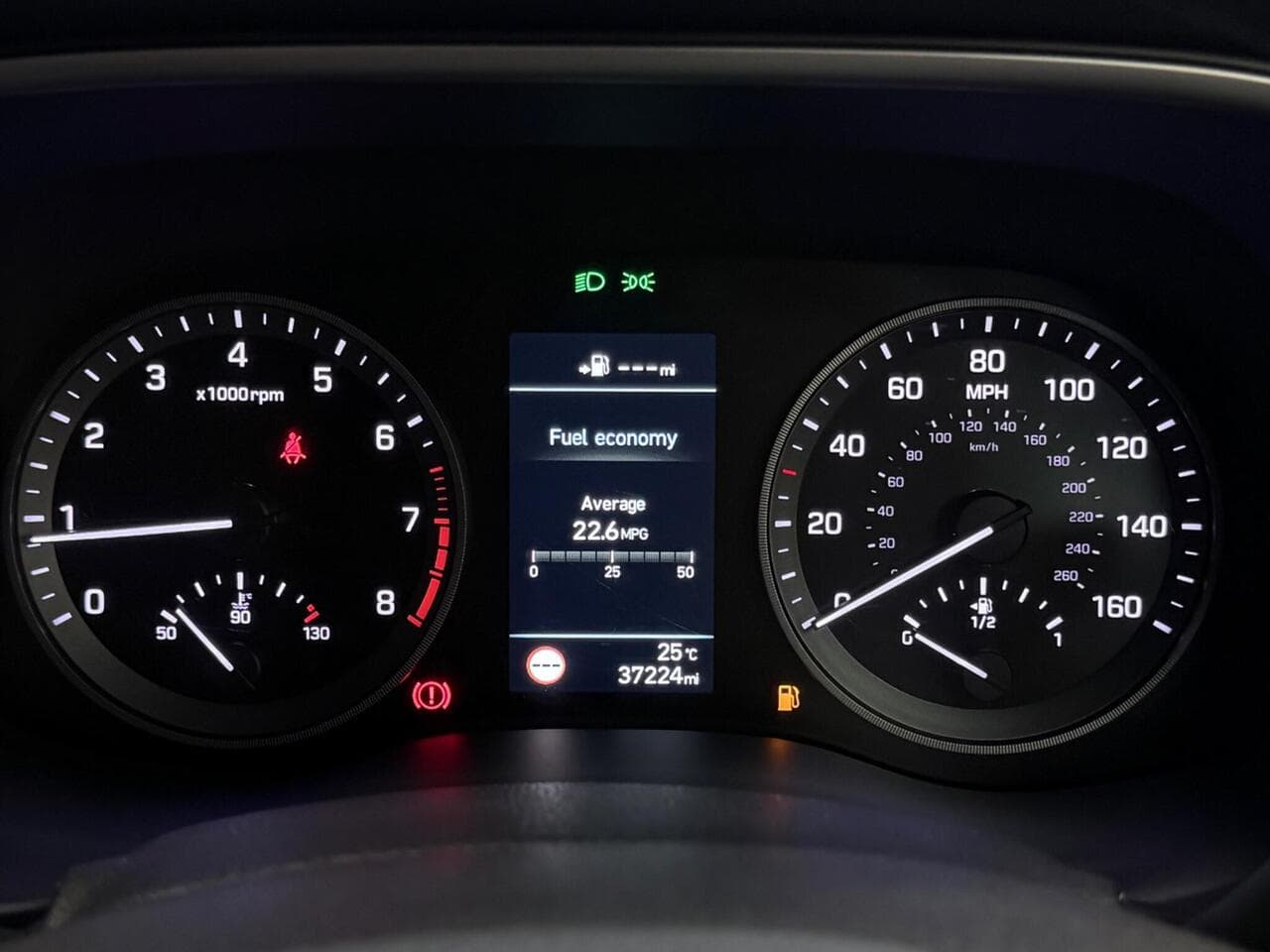 Hyundai TUCSON thumbnail Driver Instruments