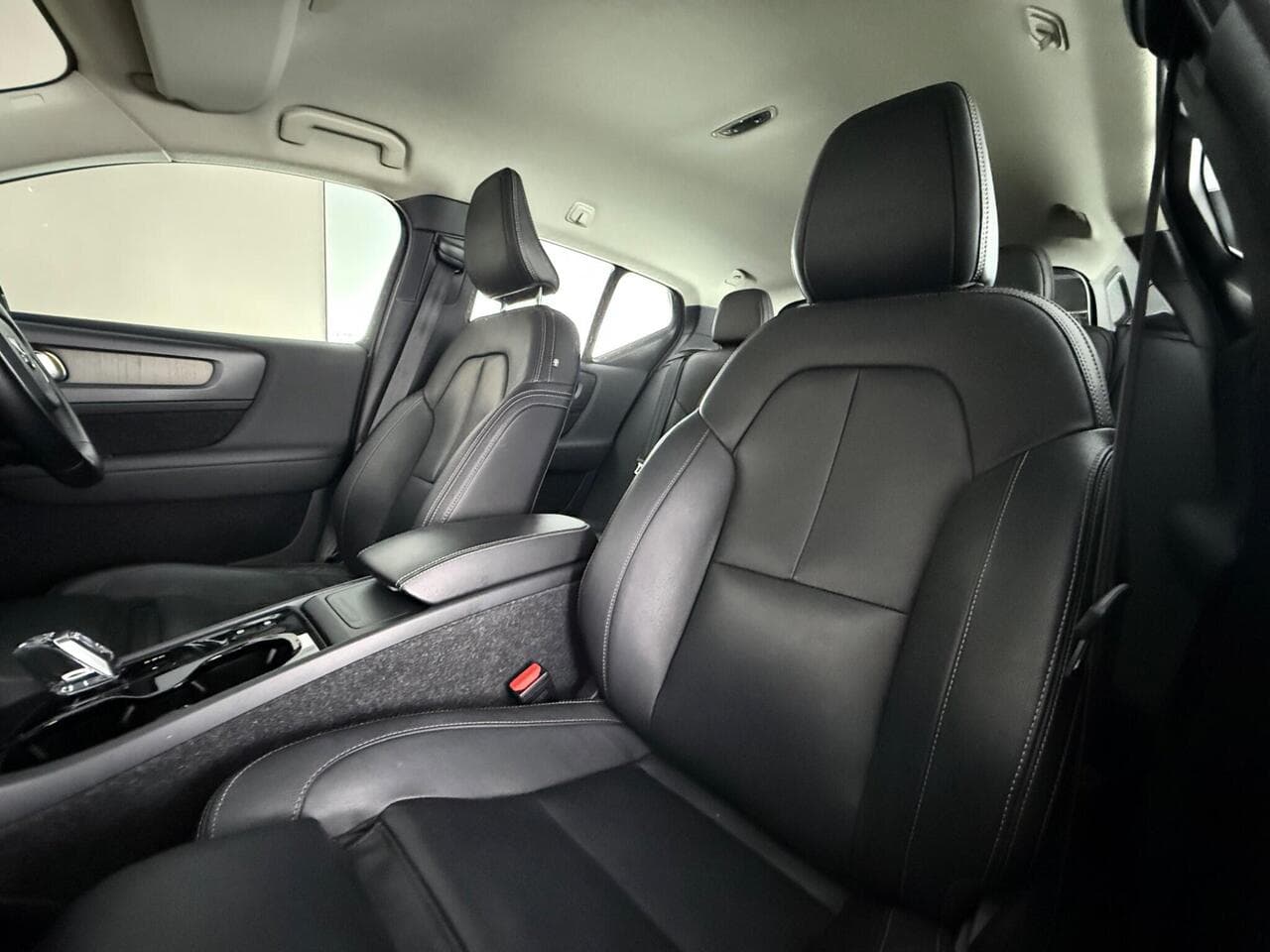 Volvo XC40 thumbnail Seat Front Passenger