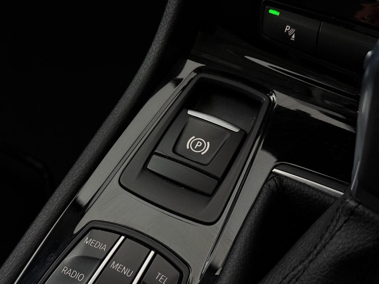 BMW 2 Series Active Tourer thumbnail Misc Controls