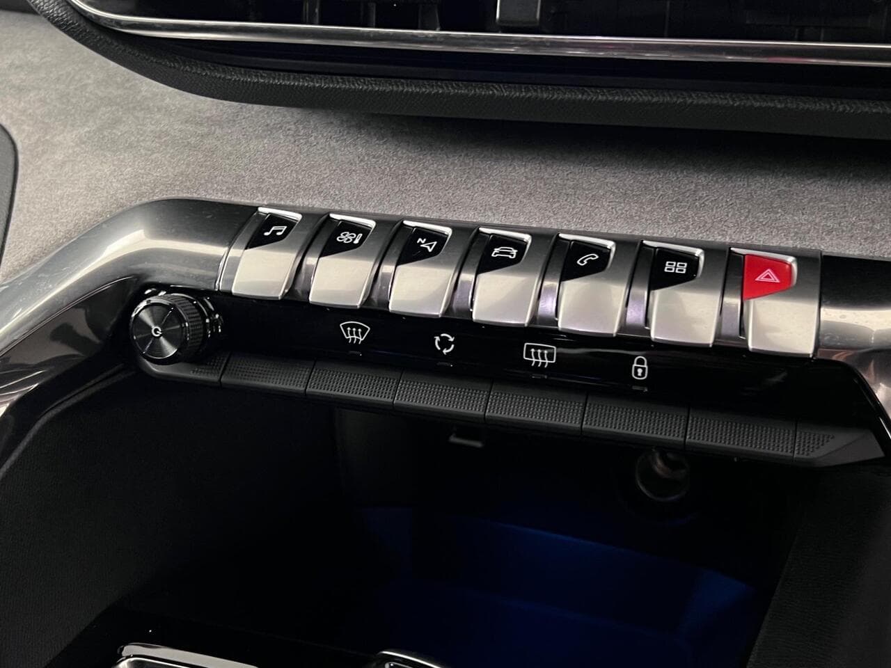 Peugeot 3008 thumbnail Misc Controls