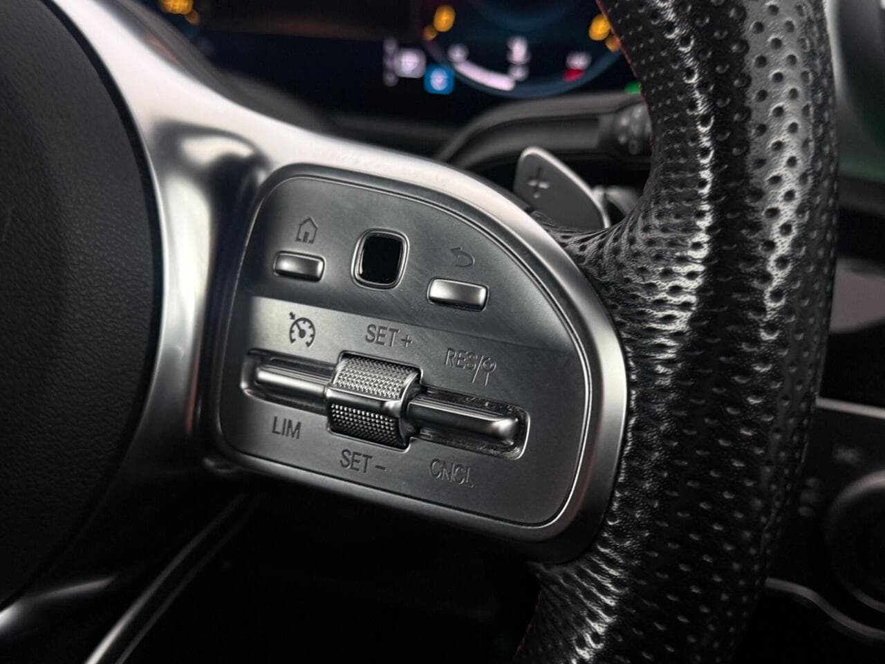 Mercedes-Benz A Class thumbnail Misc Controls