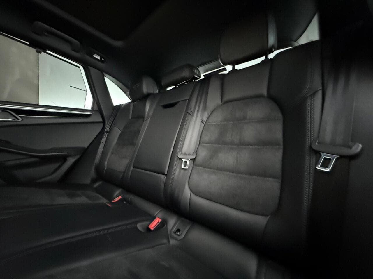 Porsche Macan thumbnail Seats Rear