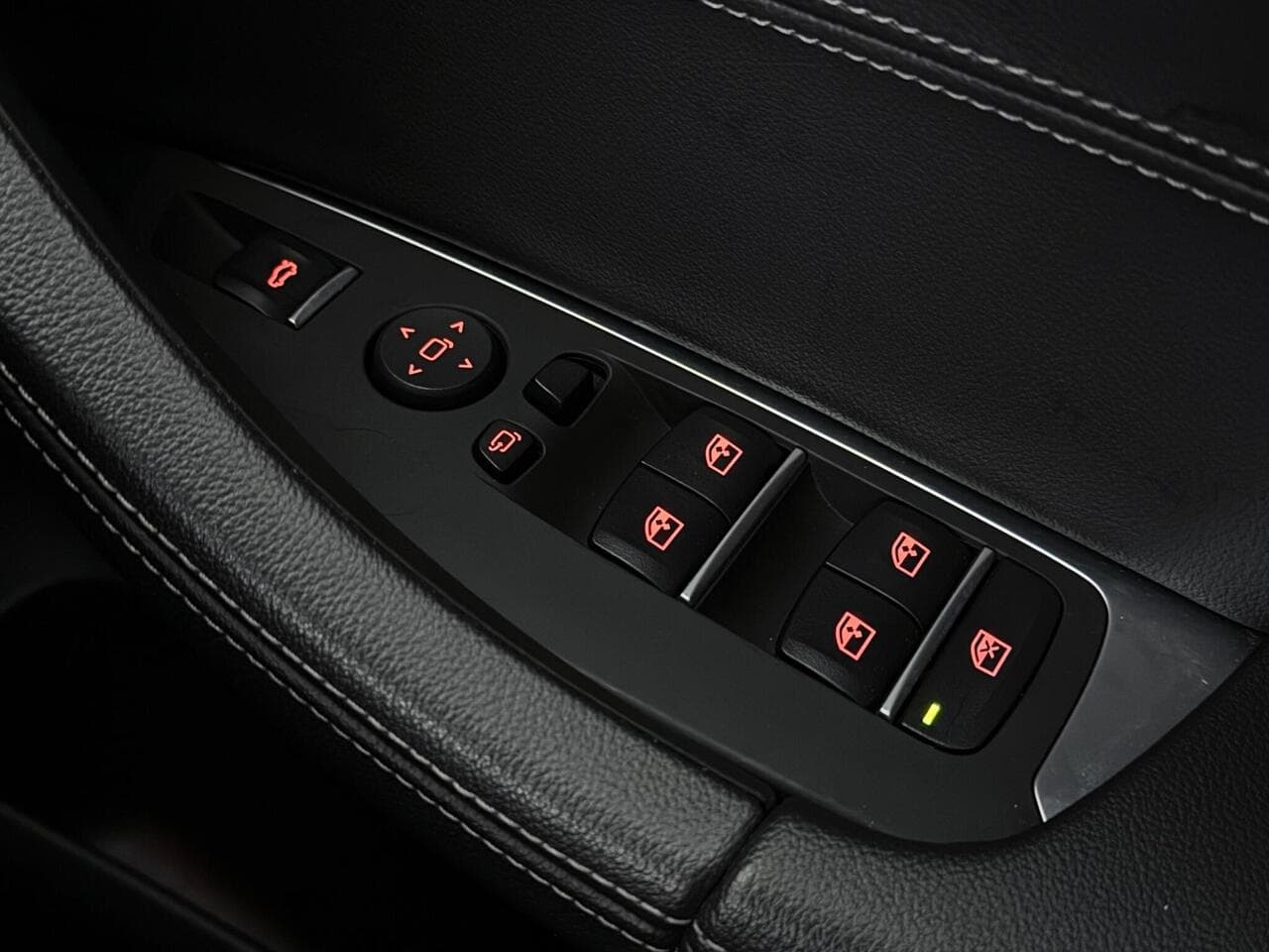BMW X4 thumbnail Misc Controls