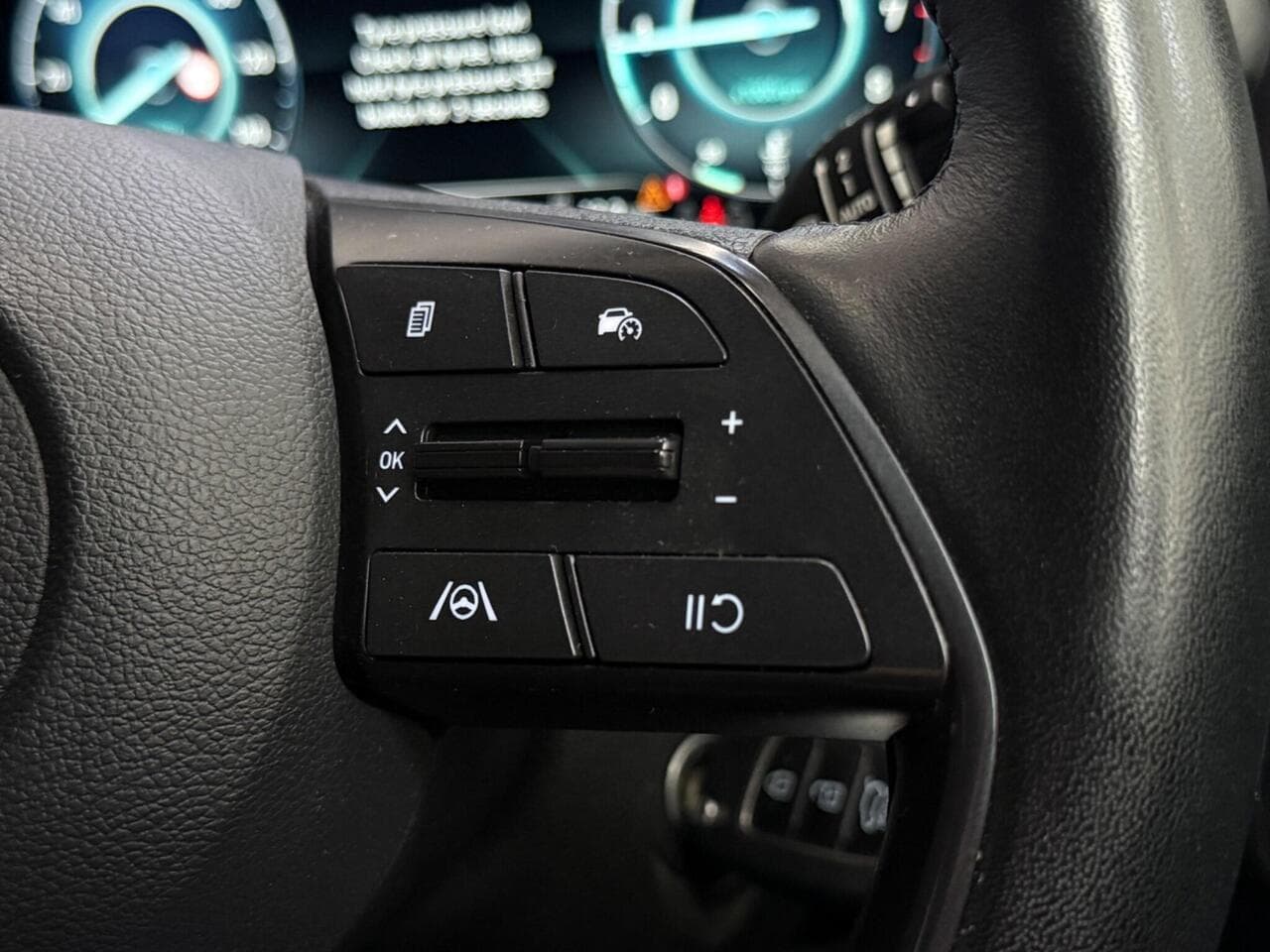 Hyundai i20 thumbnail Misc Controls