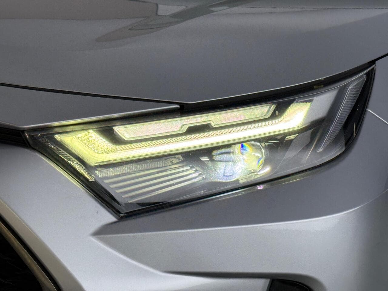 Toyota RAV4 thumbnail Lights Front