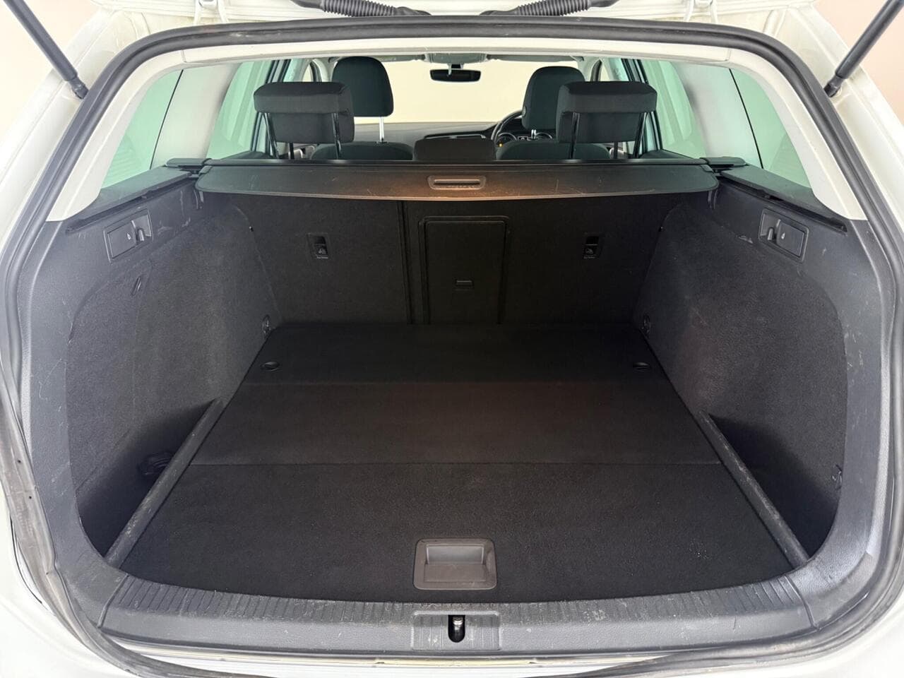 Volkswagen Golf thumbnail Boot