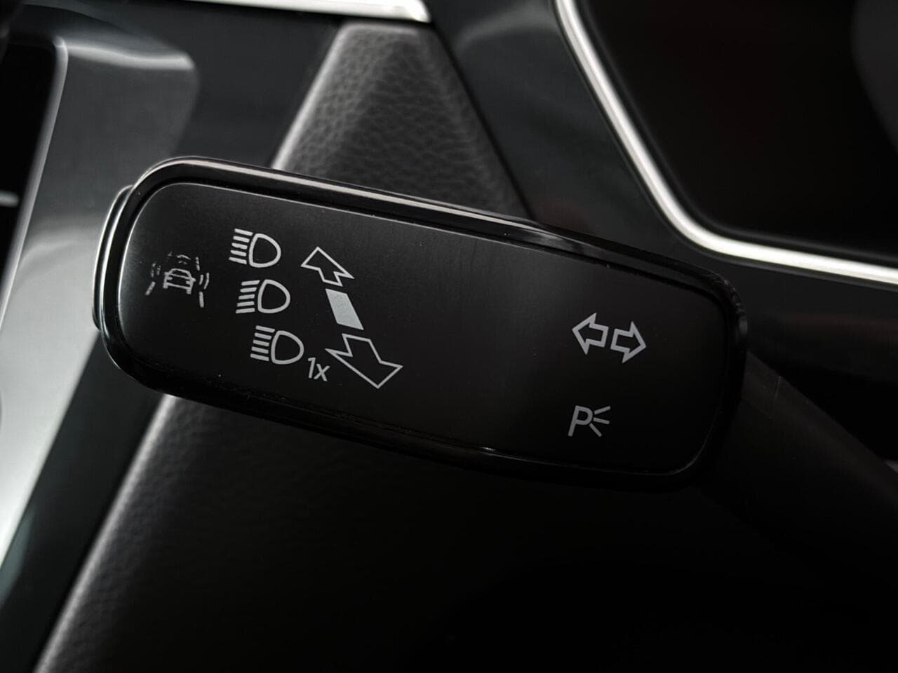 Volkswagen Tiguan thumbnail Misc Controls