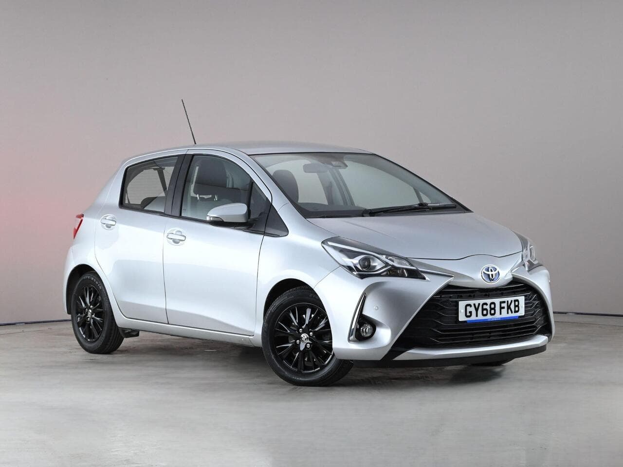 Toyota Yaris - Toyota Yaris 1.5 VVT-h Icon Tech E-CVT Euro 6 (s/s) 5dr