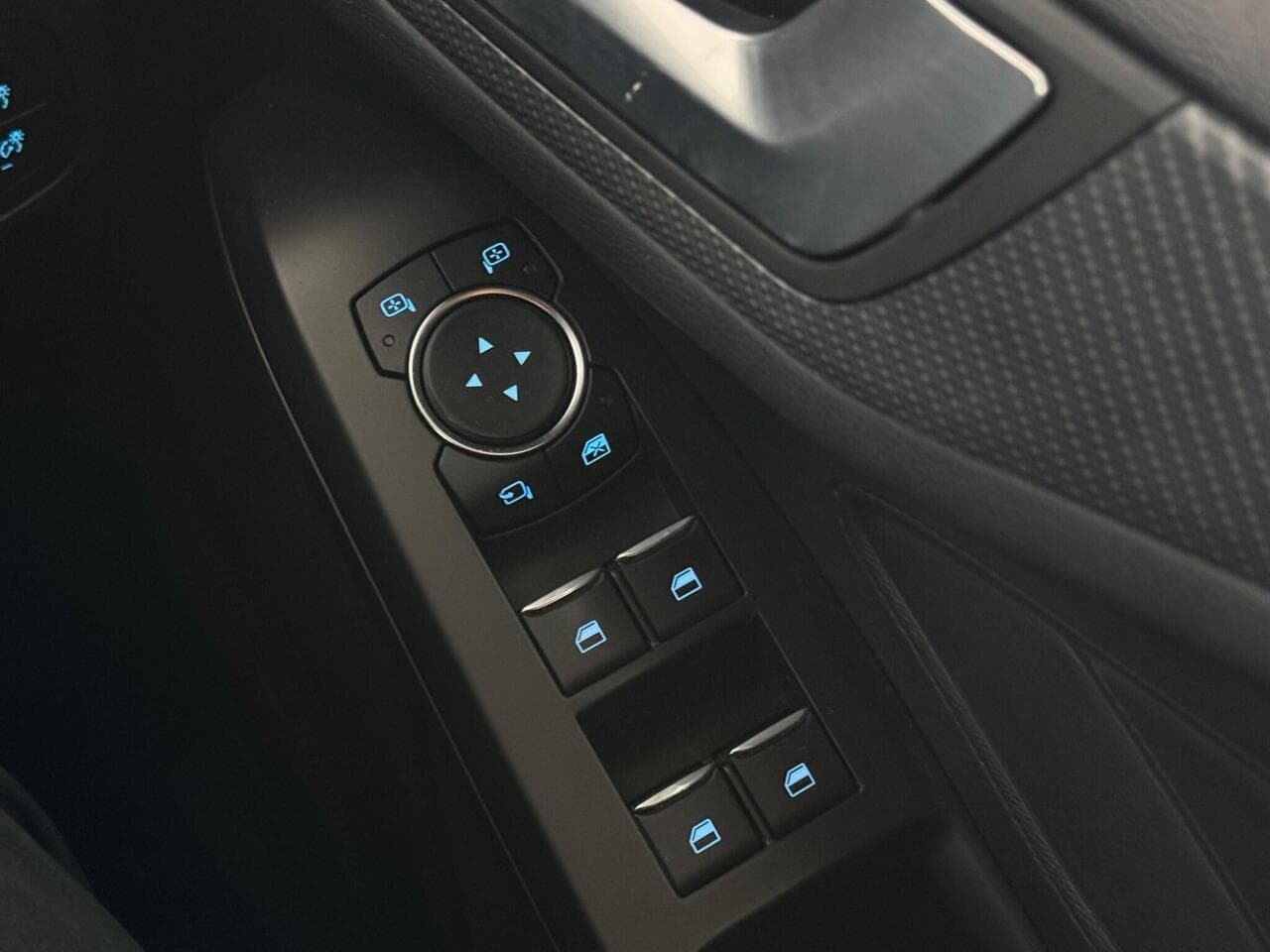 Ford Focus thumbnail Misc Controls