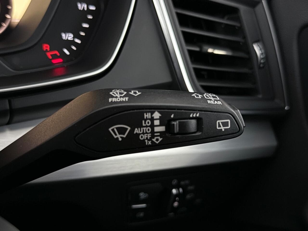 Audi Q5 thumbnail Misc Controls