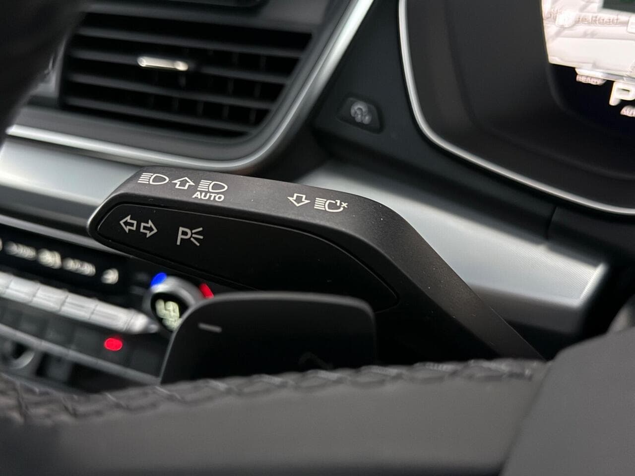 Audi Q5 thumbnail Misc Controls
