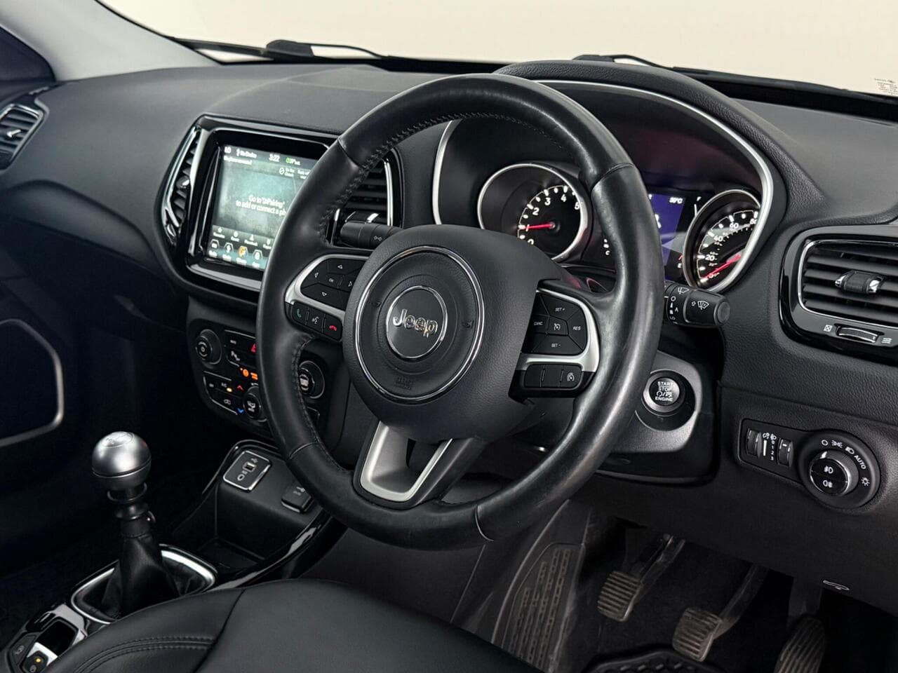 Jeep Compass thumbnail Interior Front