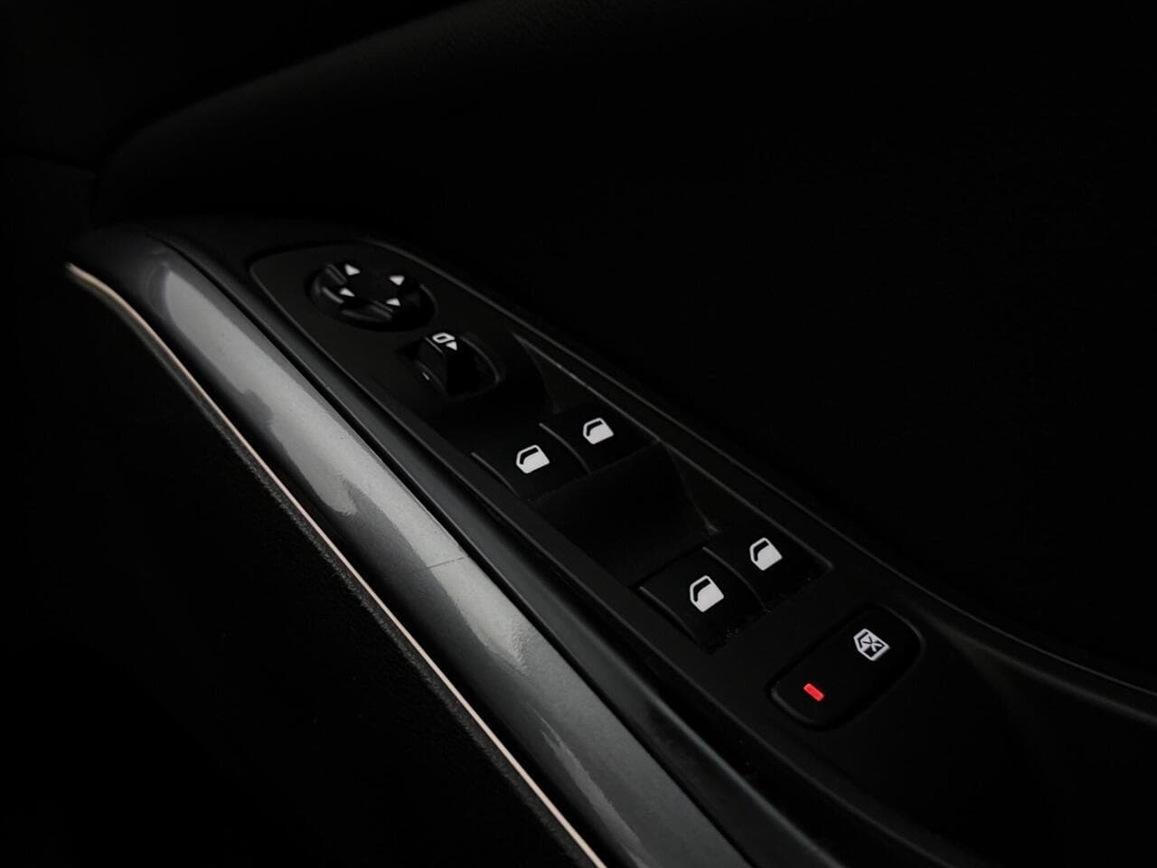 Vauxhall Grandland X thumbnail Misc Controls