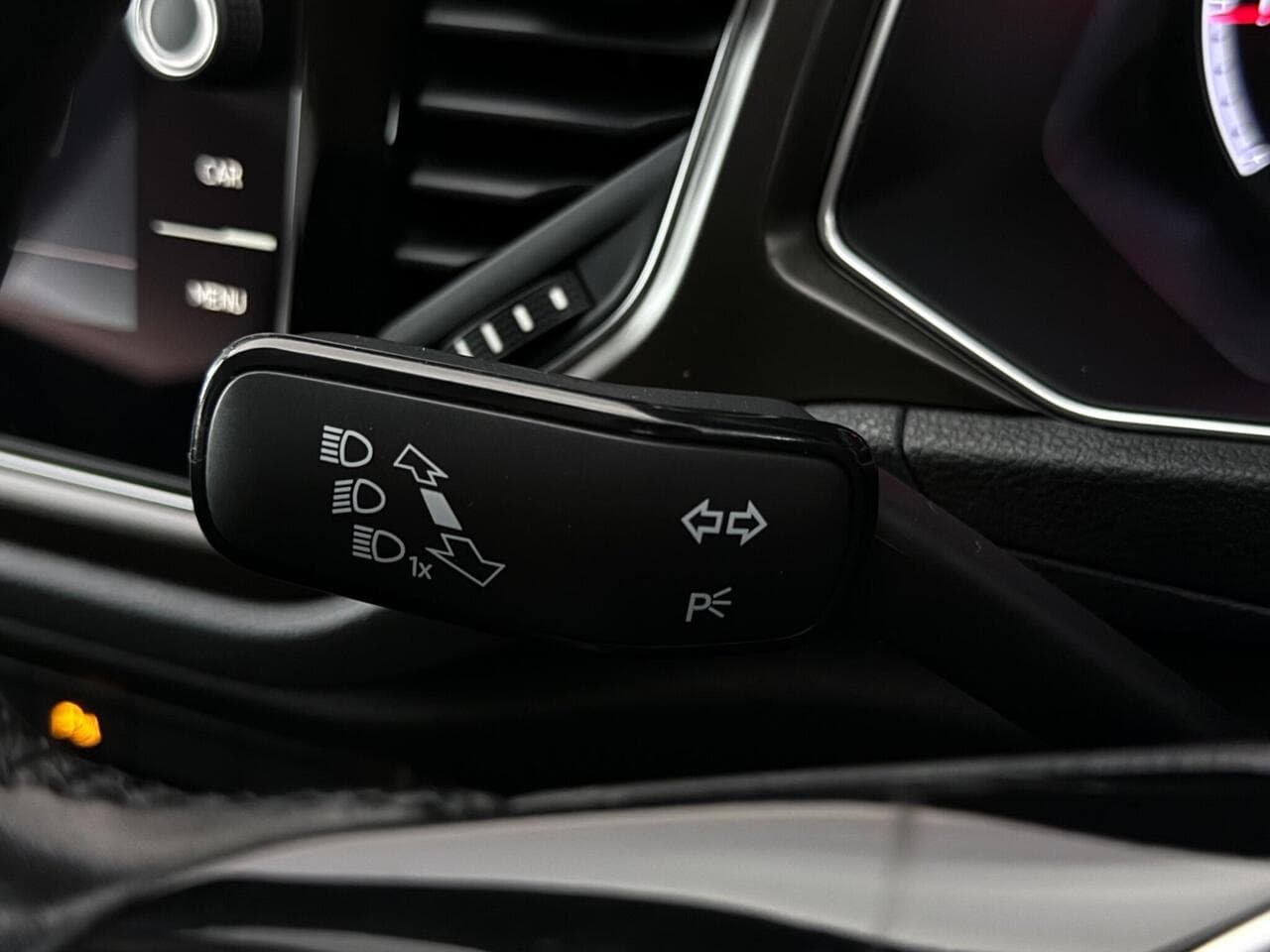 Volkswagen T-Roc thumbnail Misc Controls
