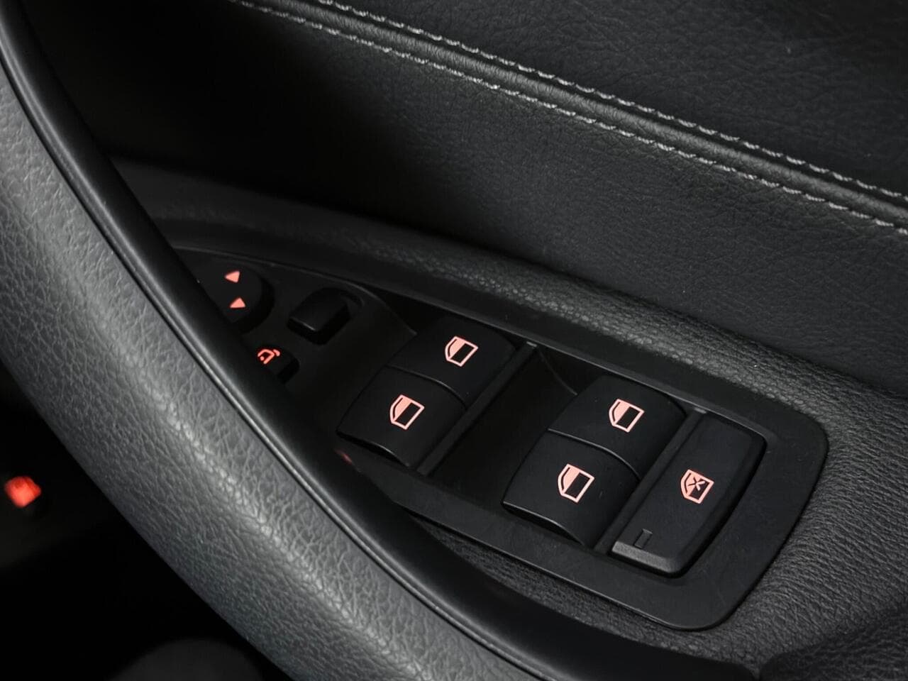 BMW X1 thumbnail Misc Controls