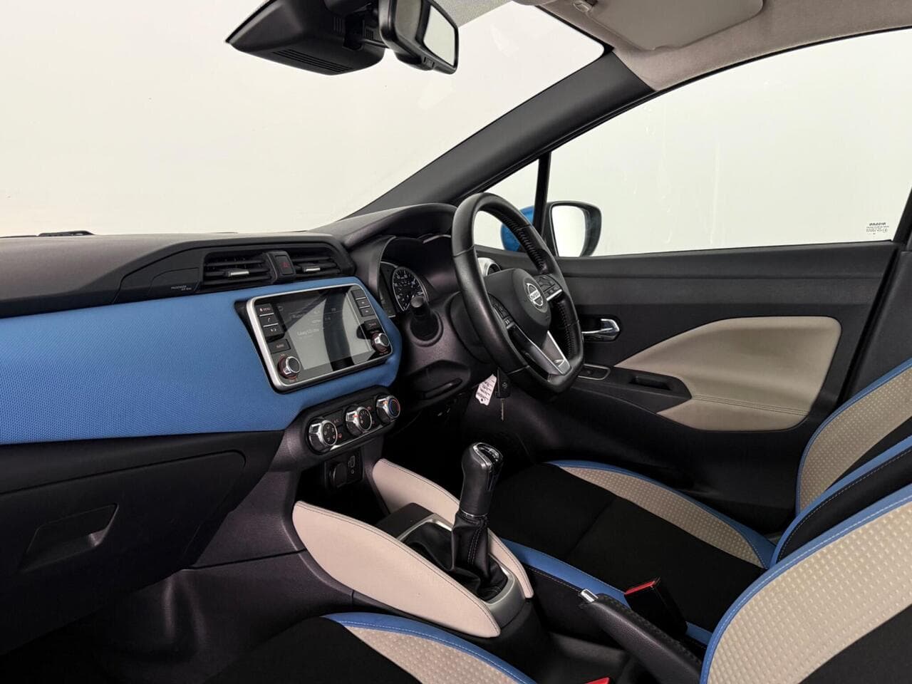 Nissan Micra thumbnail Interior Front