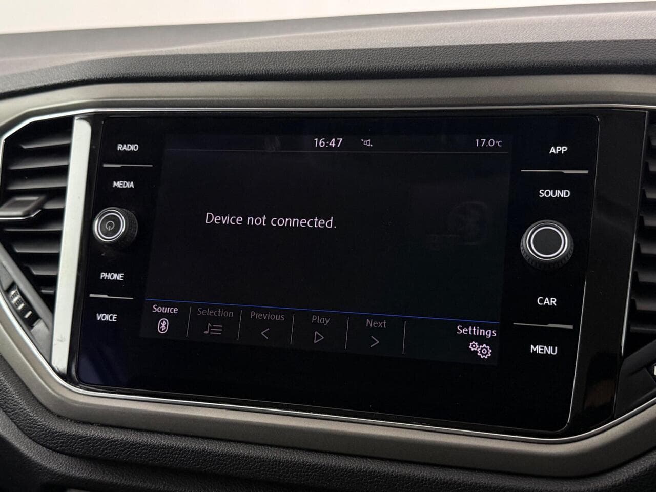 Volkswagen T-Roc thumbnail Infotainment System
