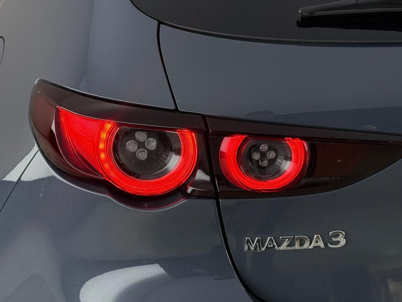 Mazda Mazda3 thumbnail Lights Rear