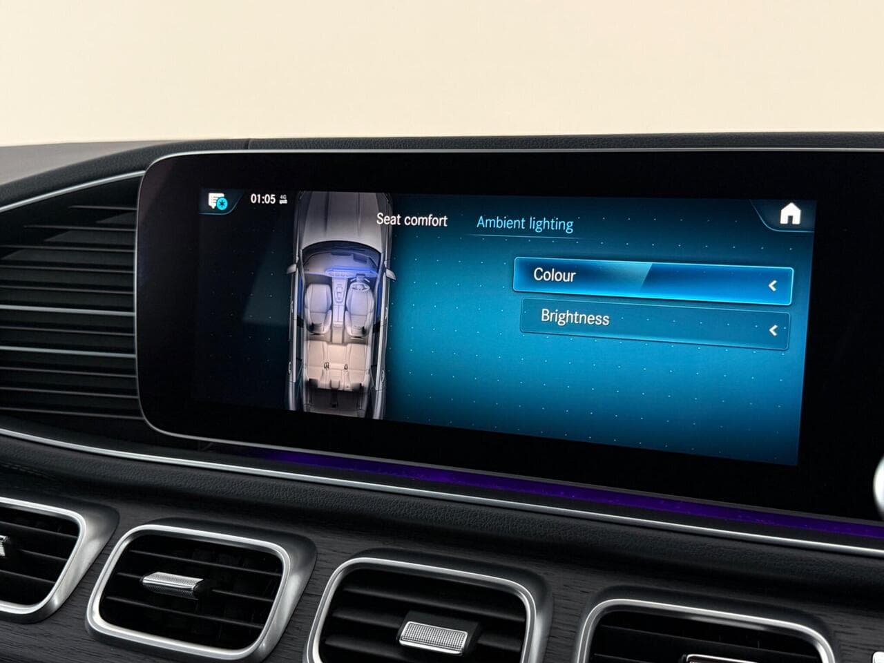 Mercedes-Benz GLE thumbnail Infotainment System