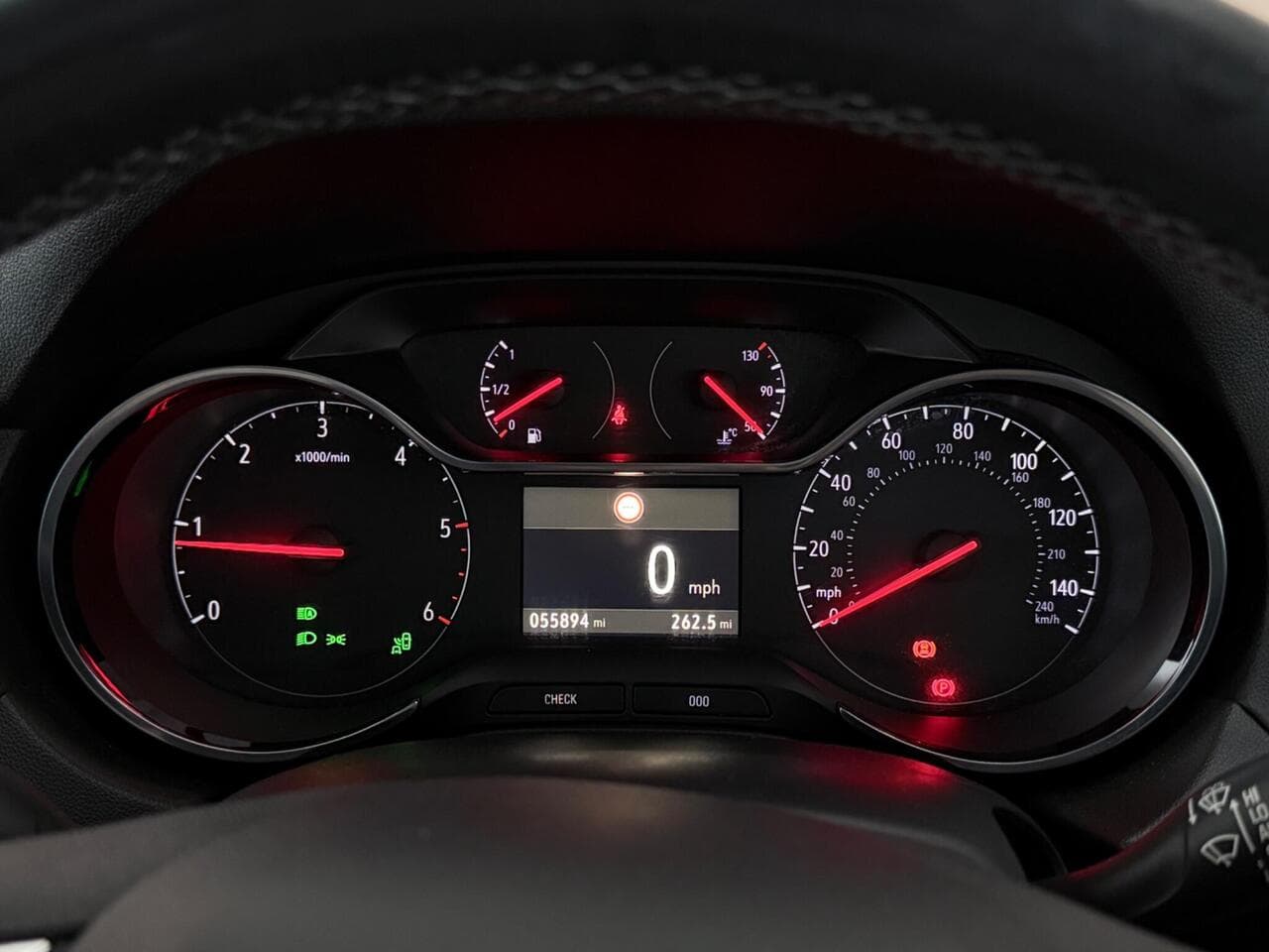 Vauxhall Grandland X thumbnail Driver Instruments