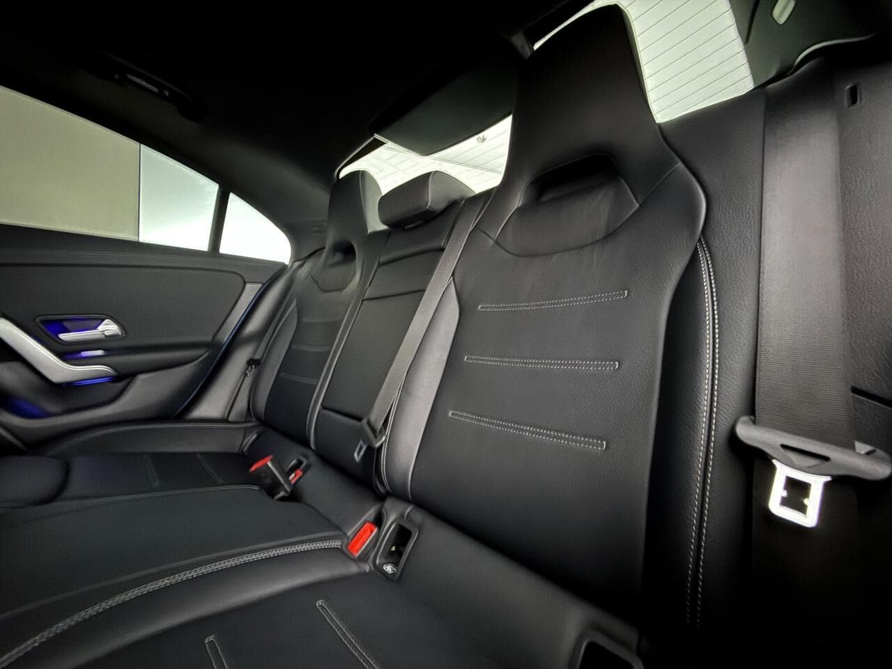 Mercedes-Benz CLA thumbnail Seats Rear