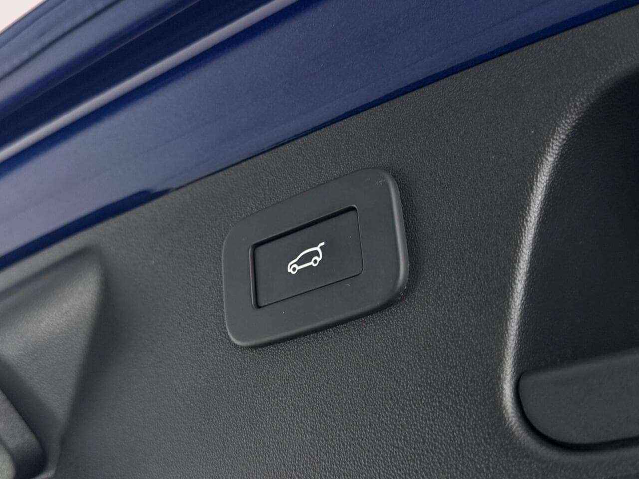 Jaguar E-PACE thumbnail Misc Controls