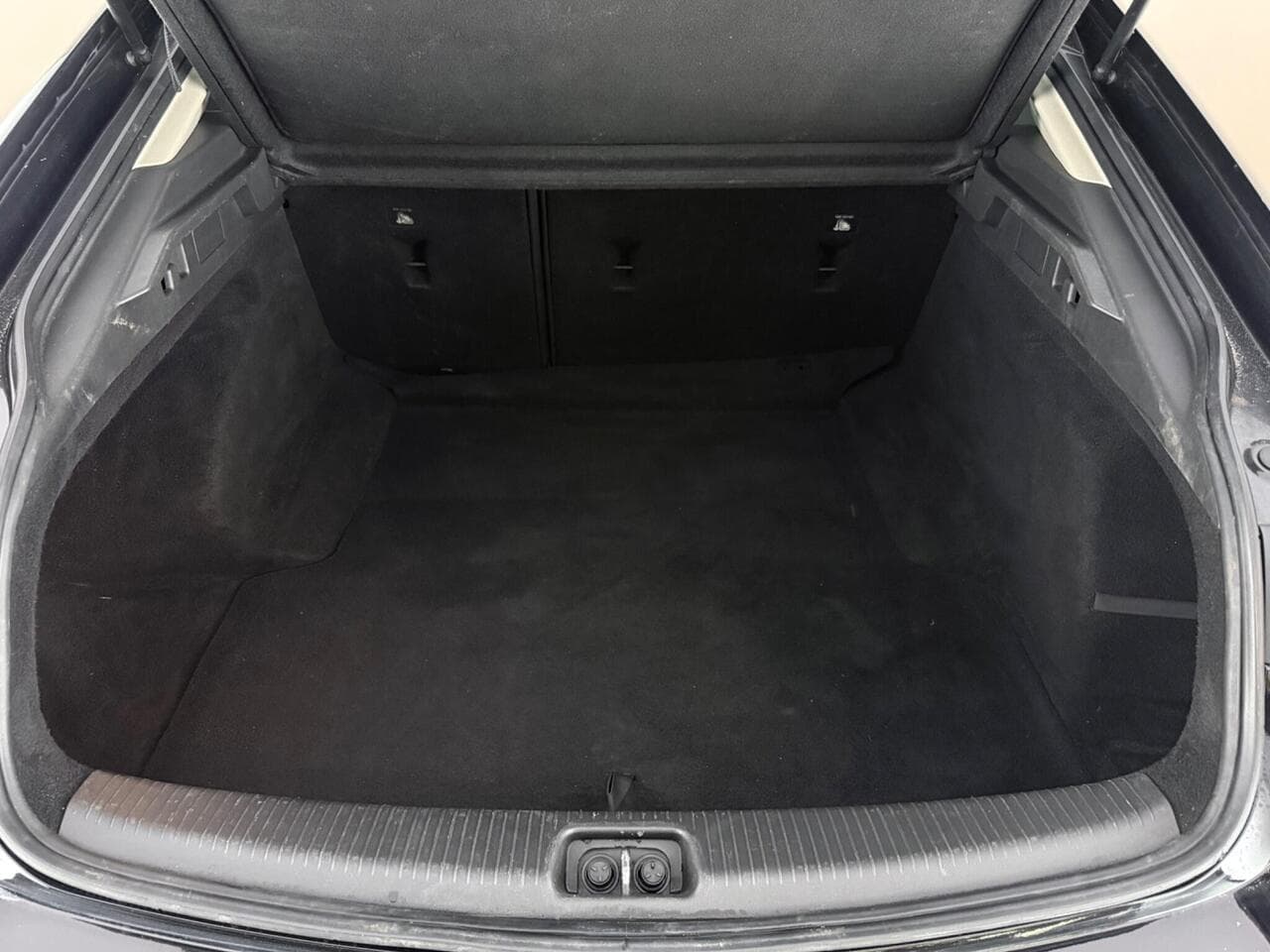 Vauxhall Insignia thumbnail Boot