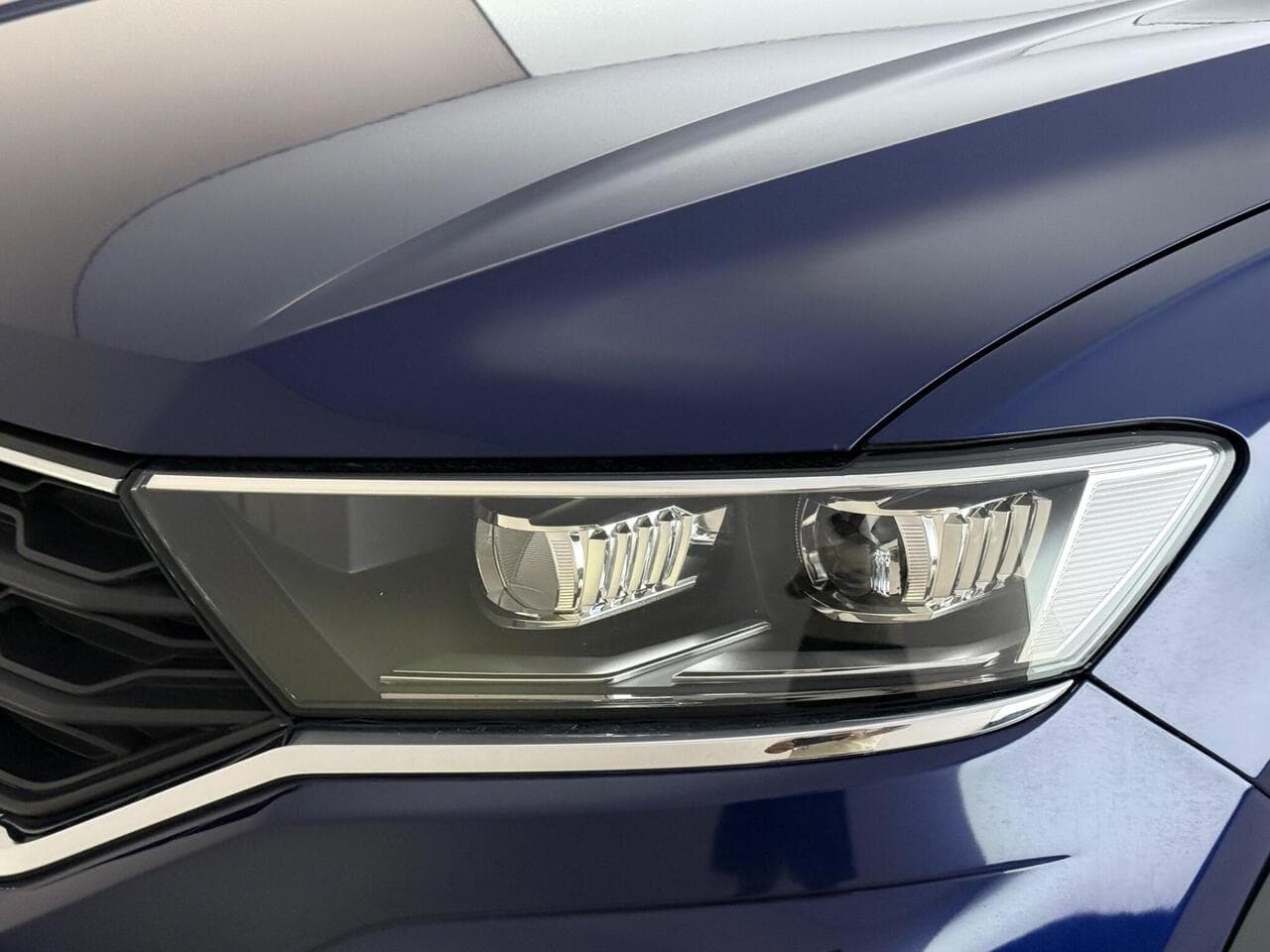 Volkswagen T-Roc thumbnail Lights Front