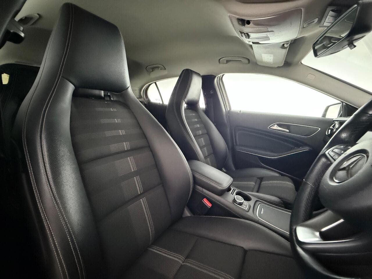 Mercedes-Benz GLA thumbnail Seat Driver