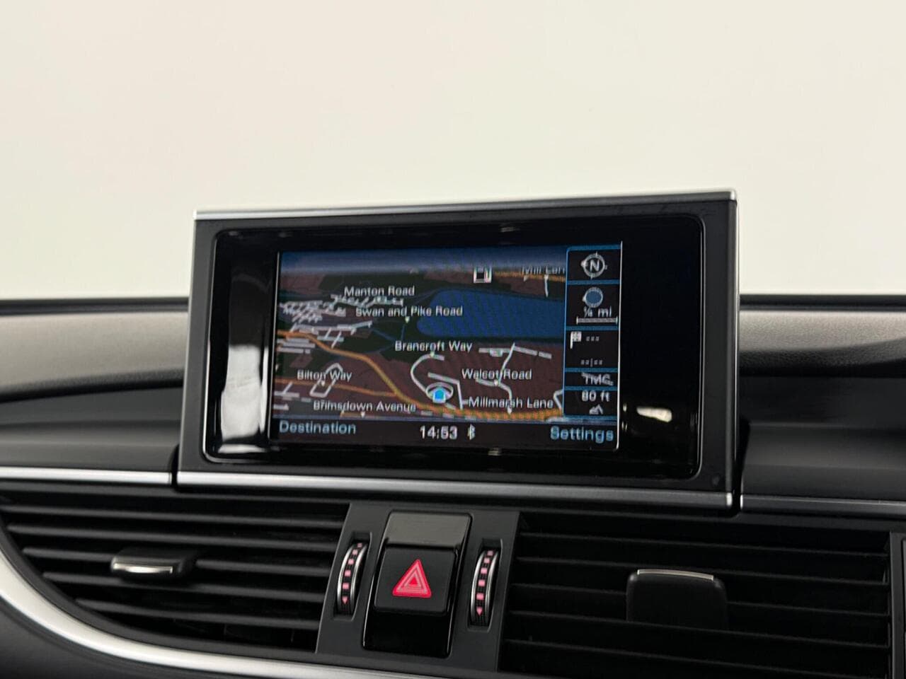 Audi A6 Avant thumbnail Infotainment System