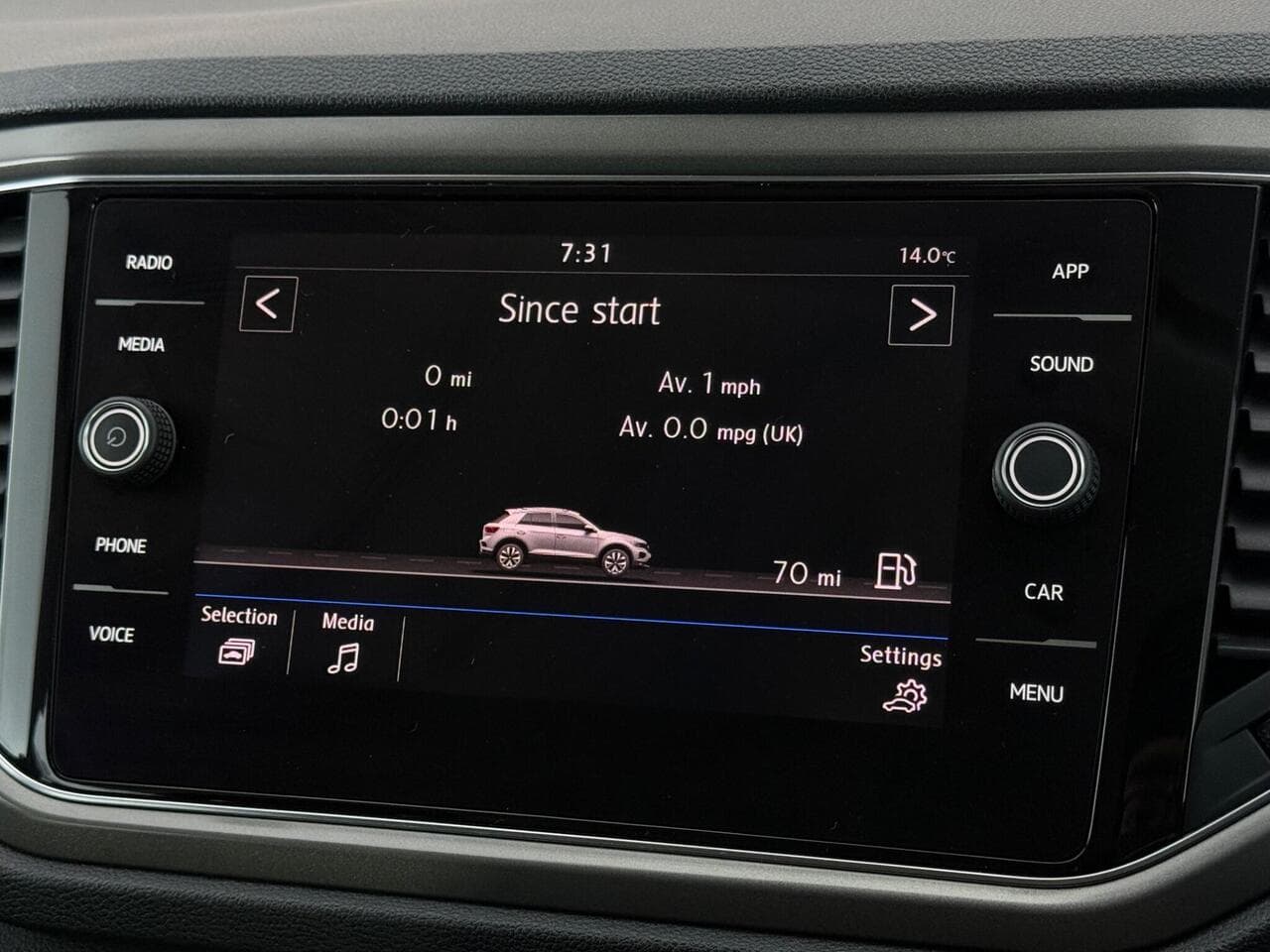 Volkswagen T-Roc thumbnail Infotainment System