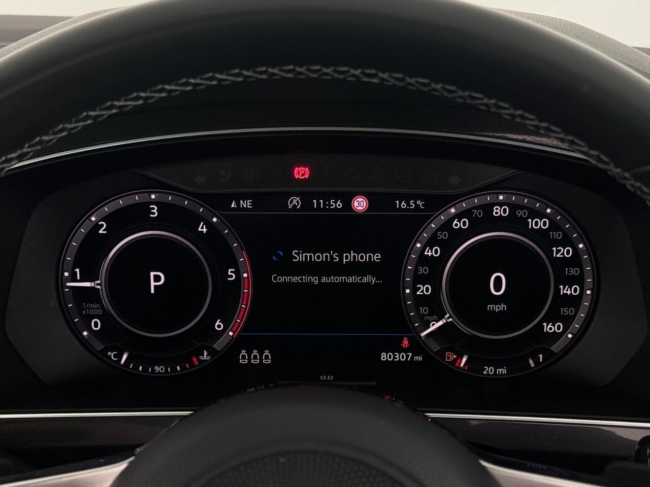Volkswagen Tiguan thumbnail Driver Instruments