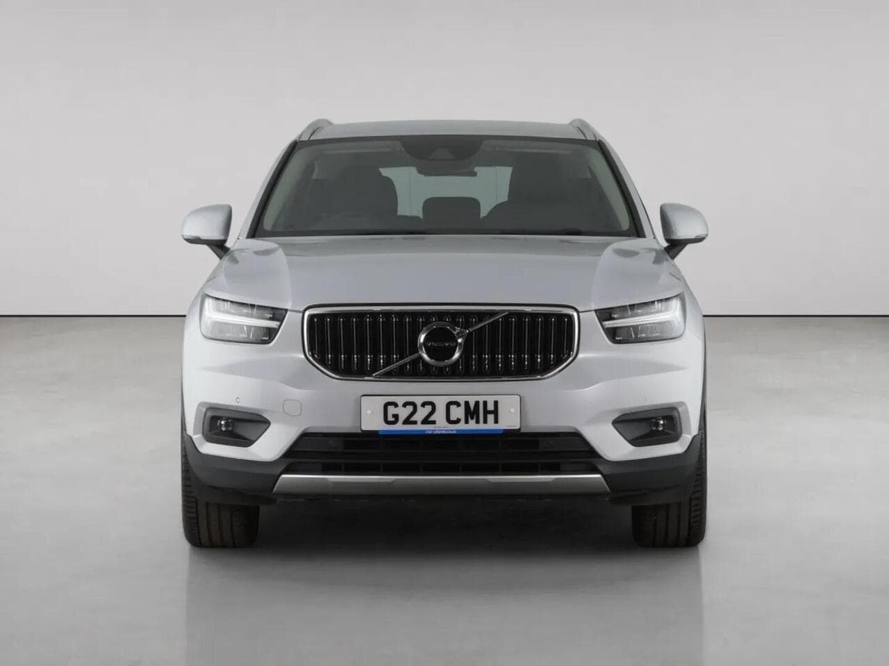 Volvo XC40 thumbnail Front