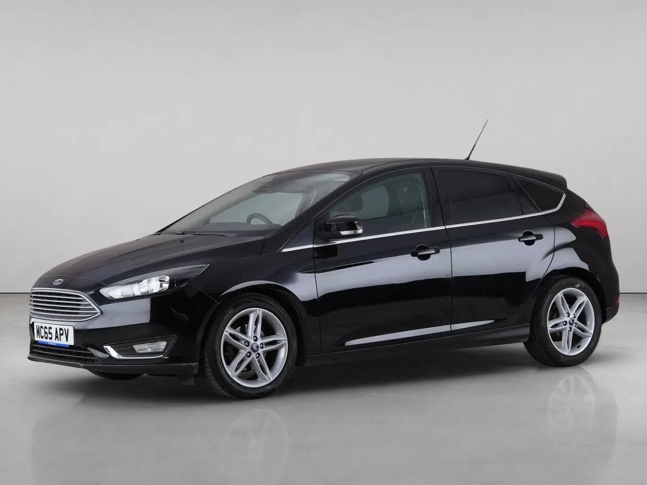 Ford Focus thumbnail Front Left