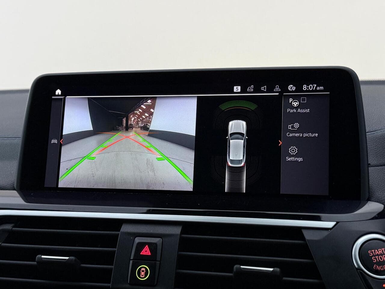 BMW X4 thumbnail Infotainment System