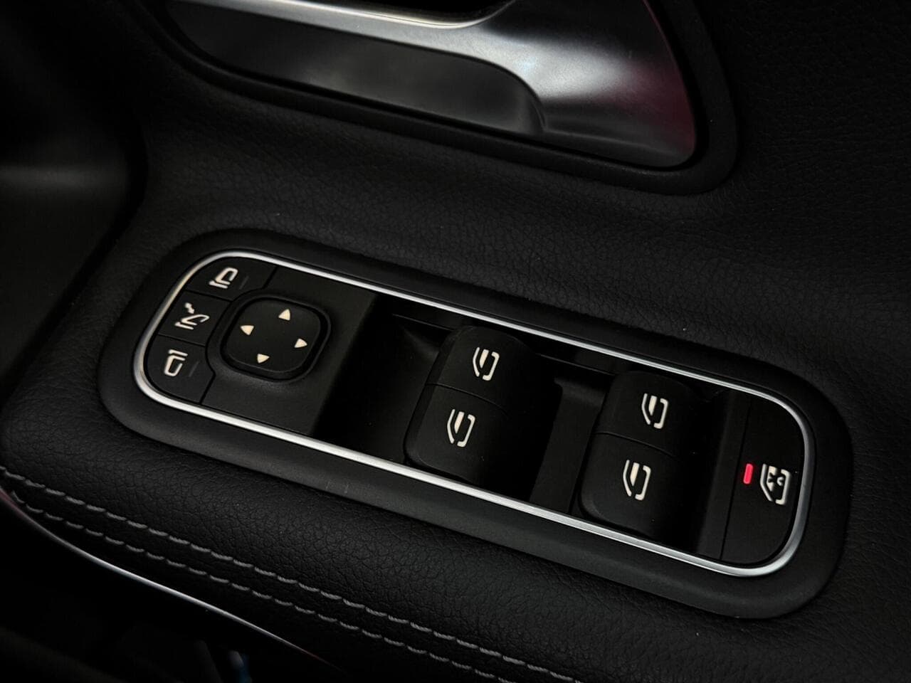 Mercedes-Benz A Class thumbnail Misc Controls