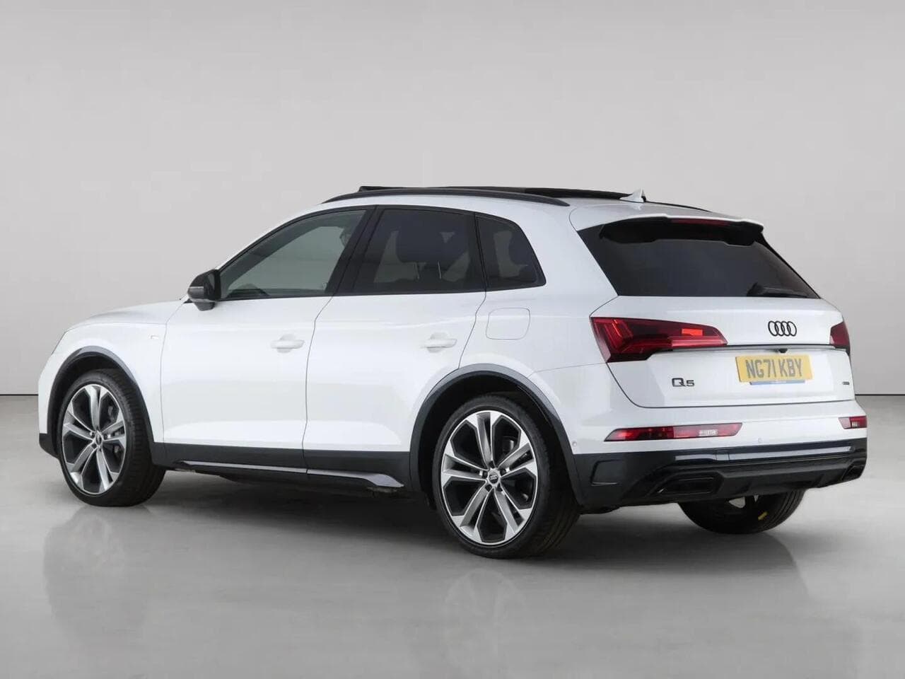 Audi Q5 thumbnail Rear Left