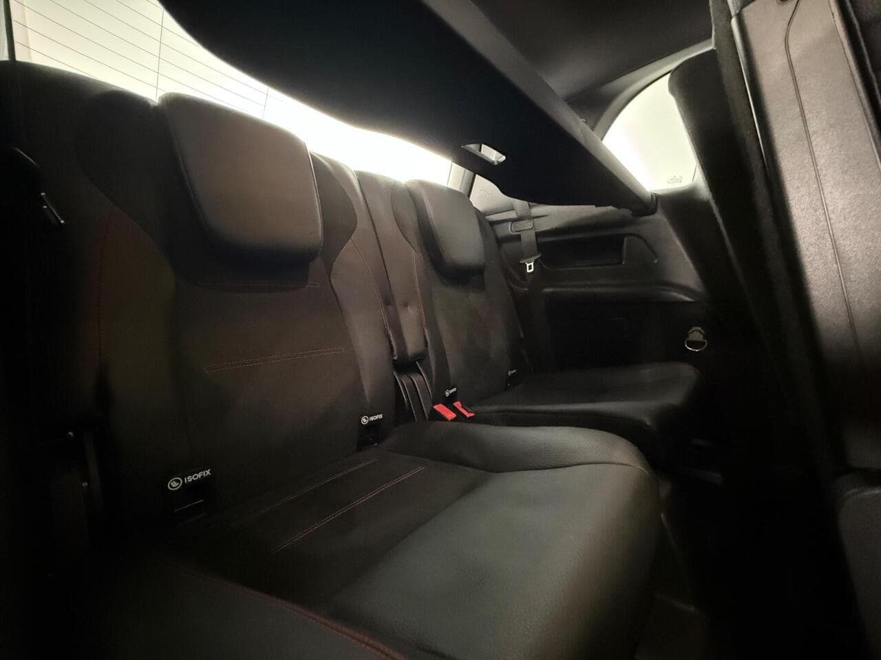 Mercedes-Benz GLB thumbnail Seats Rear