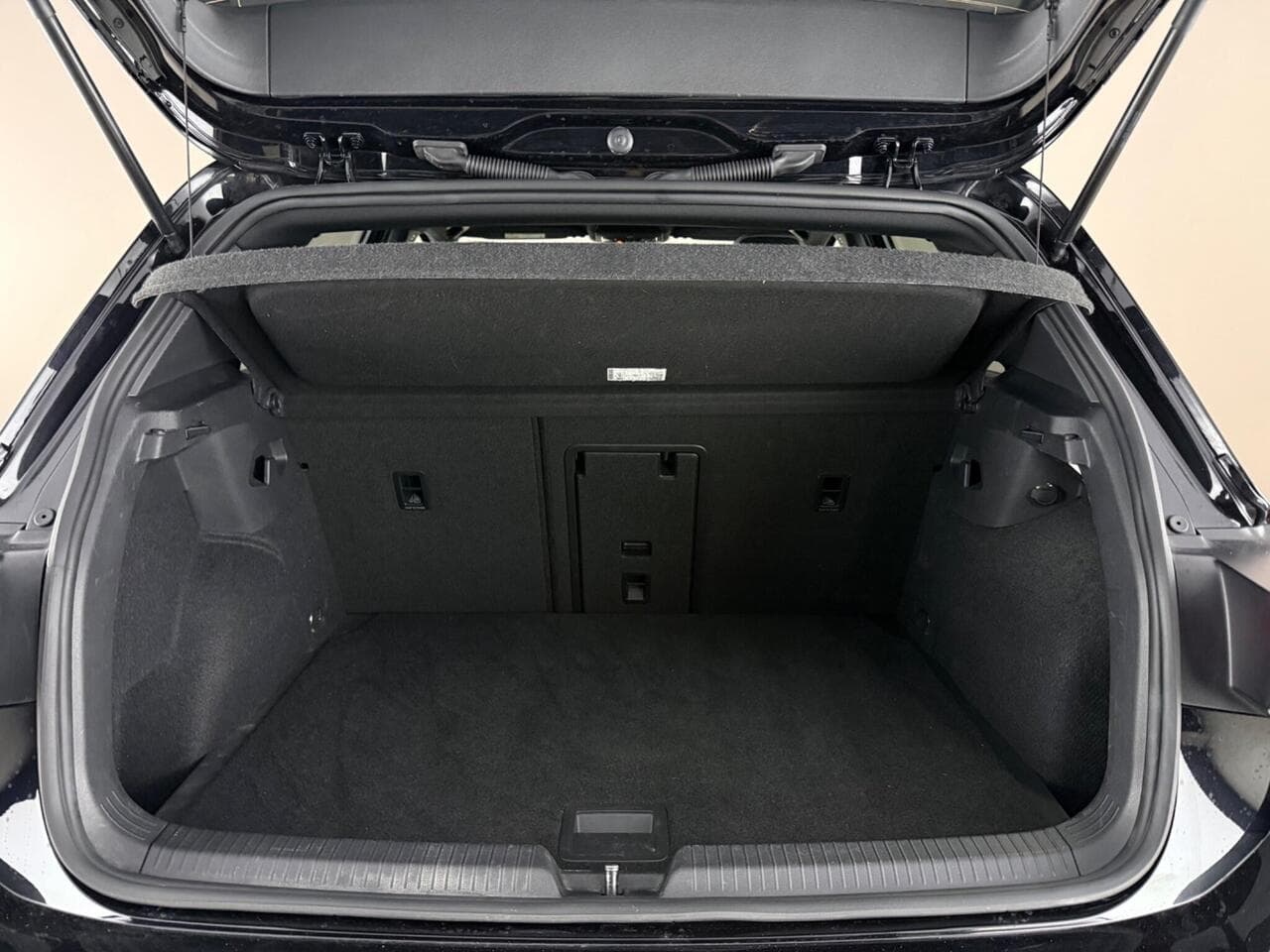 Volkswagen Golf thumbnail Boot