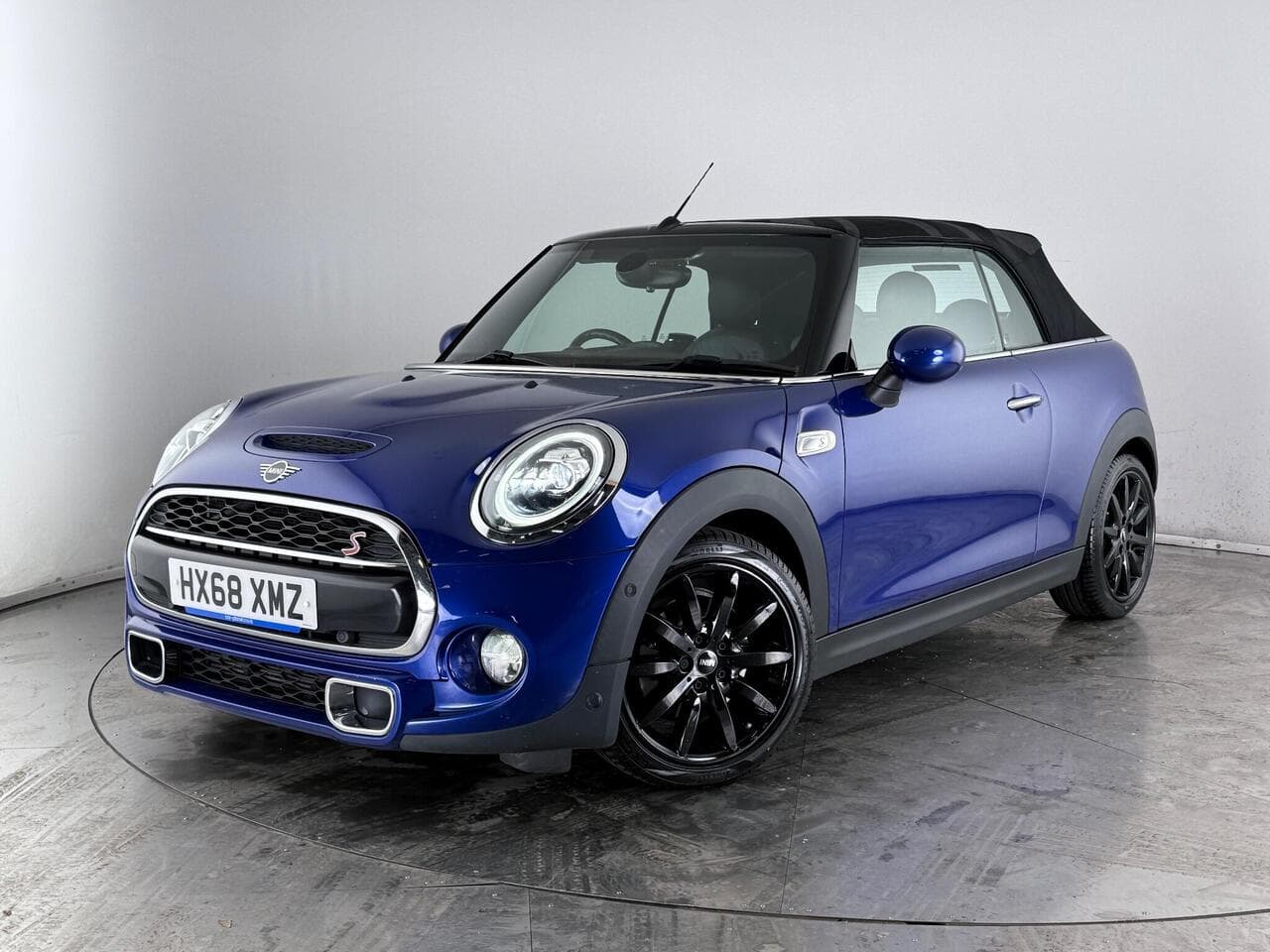 MINI Convertible thumbnail Front Left