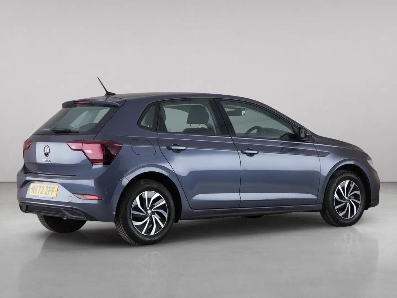 Volkswagen Polo thumbnail Side Right