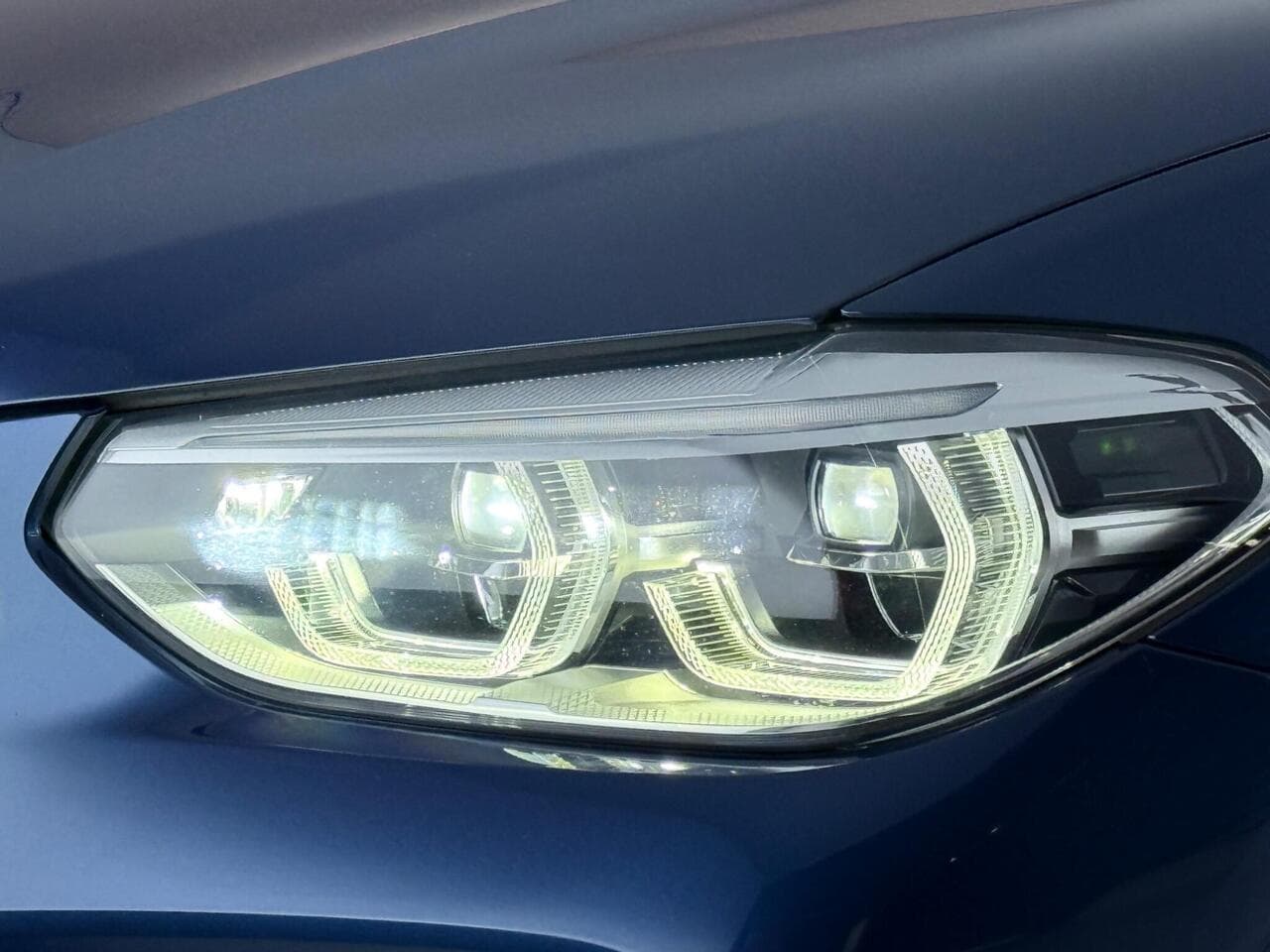 BMW X4 thumbnail Badge Exterior