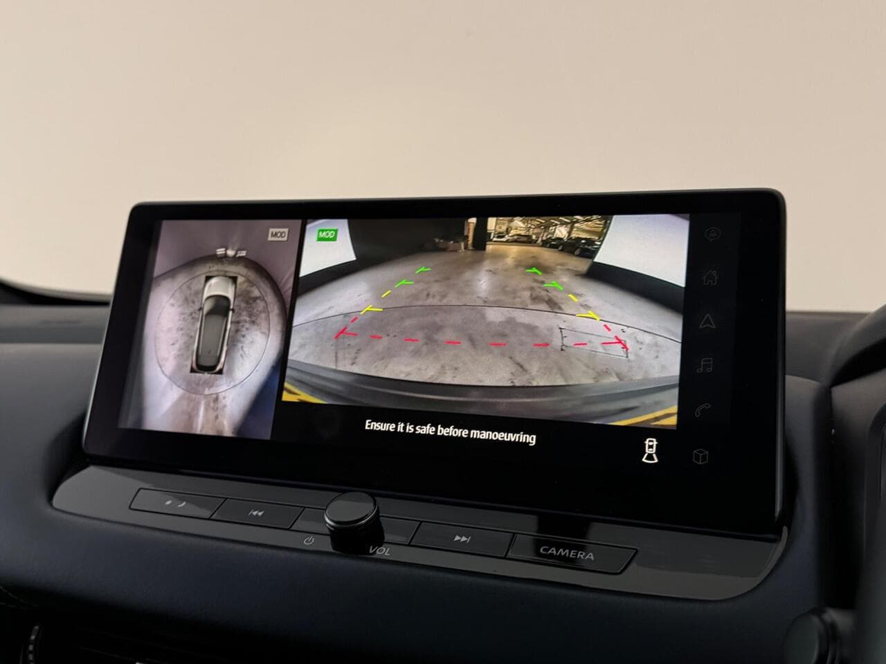 Nissan Qashqai thumbnail Infotainment System