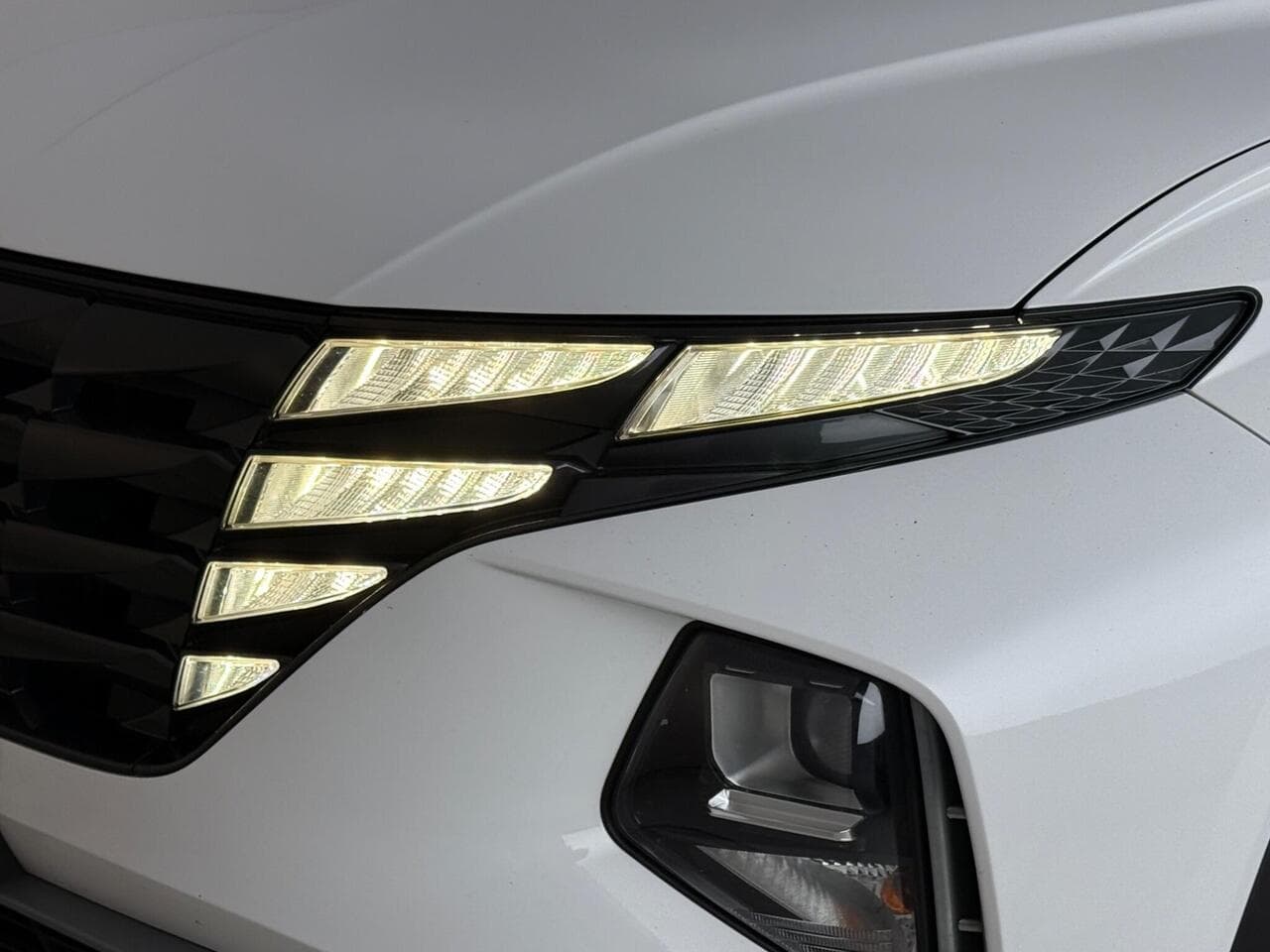 Hyundai TUCSON thumbnail Badge Exterior