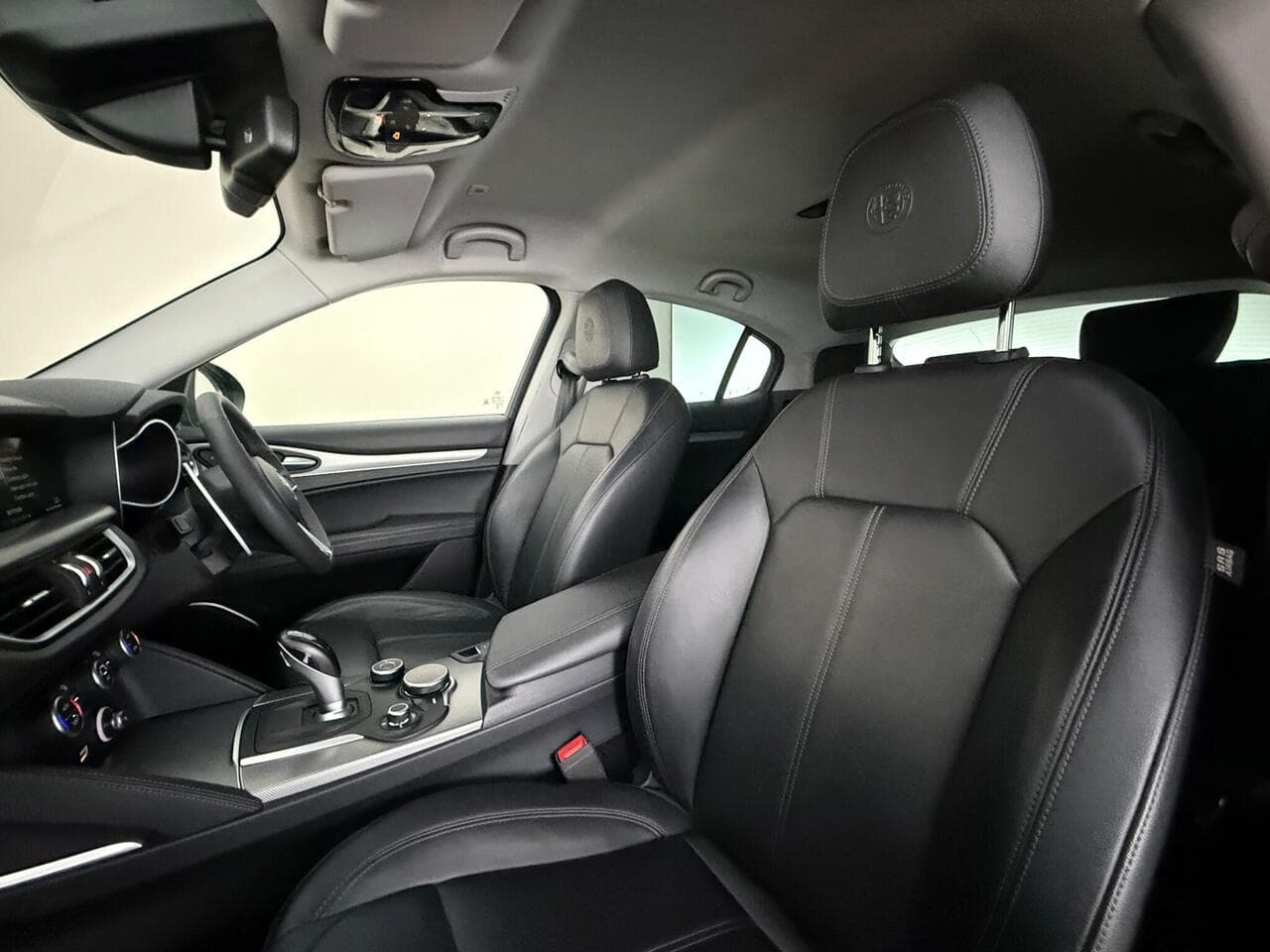 Alfa Romeo Stelvio thumbnail Seat Front Passenger