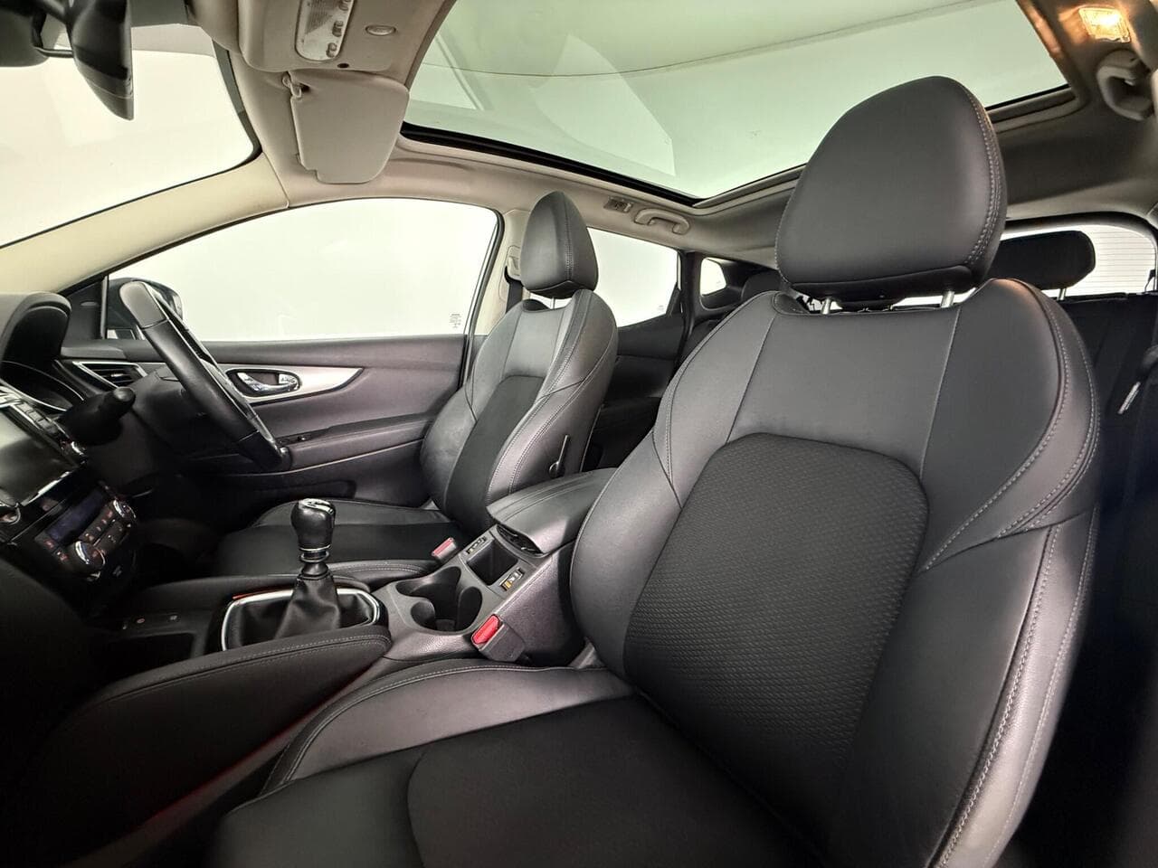 Nissan Qashqai thumbnail Seat Front Passenger