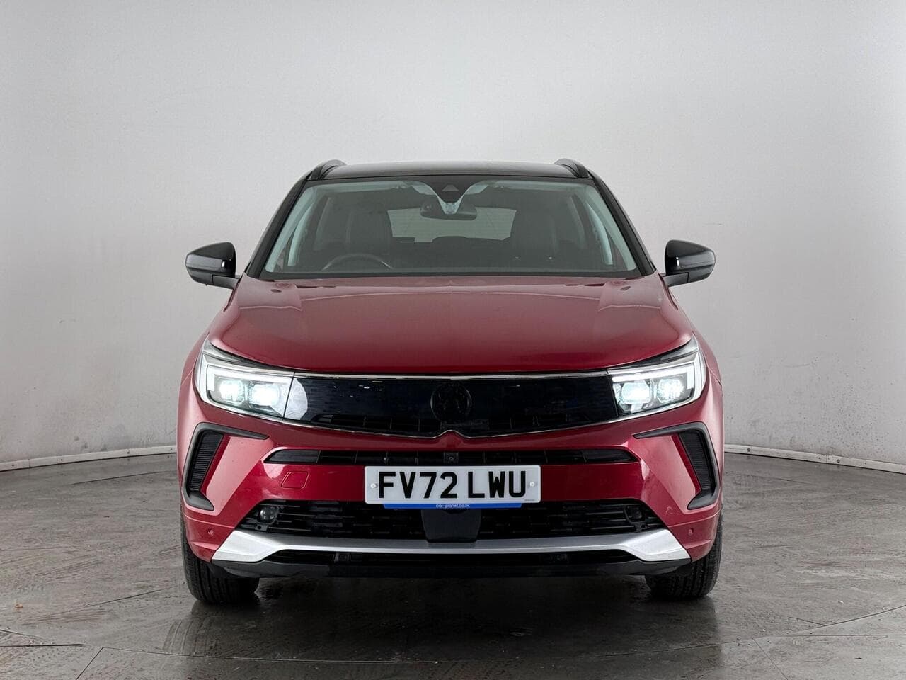 Vauxhall Grandland thumbnail Front